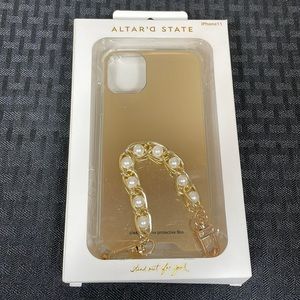 NWT Altar’d State Gold Pearl Chain Case For An iPhone11 New In Box